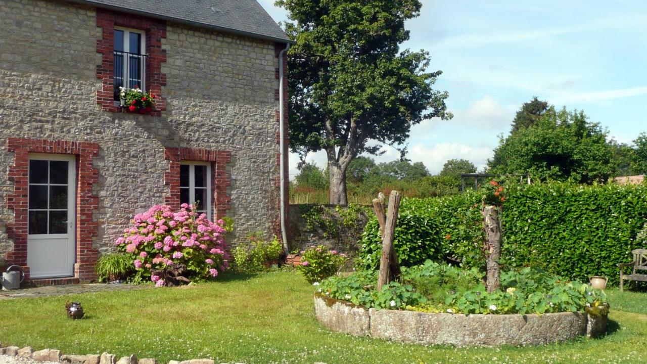 Gite De La Cour Vautier Mandeville-en-Bessin ภายนอก รูปภาพ